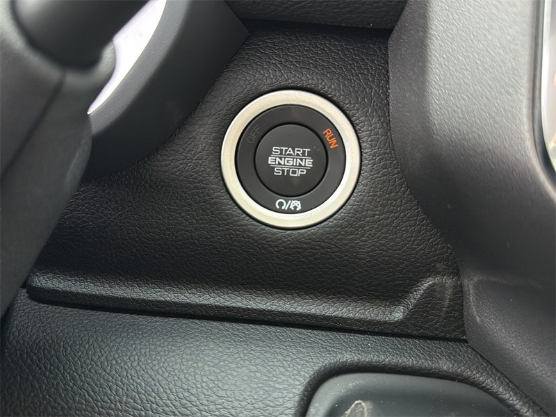 Ram 2500 Vehicle Full-screen Gallery Image 21