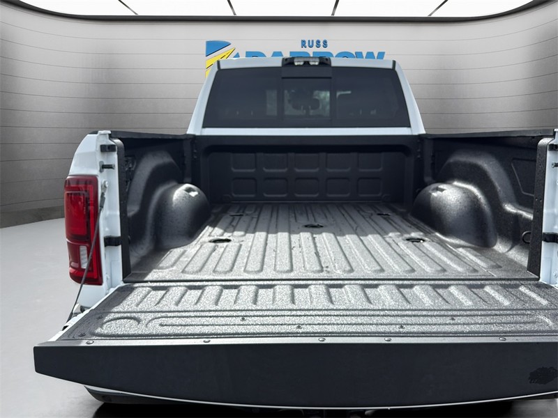 Ram 2500 Vehicle Full-screen Gallery Image 25