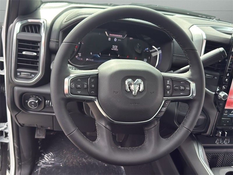 Ram 2500 Vehicle Full-screen Gallery Image 28