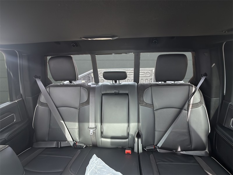 Ram 2500 Vehicle Full-screen Gallery Image 29