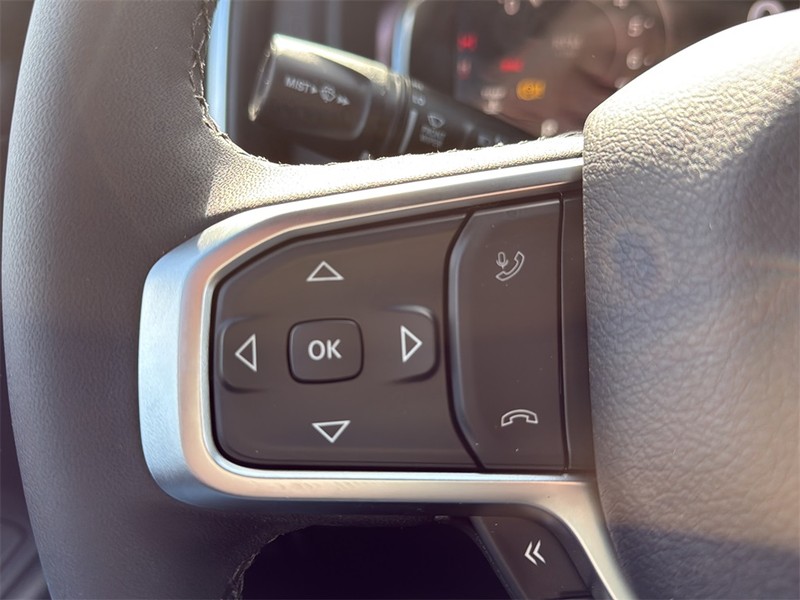 Ram 1500 Vehicle Full-screen Gallery Image 9