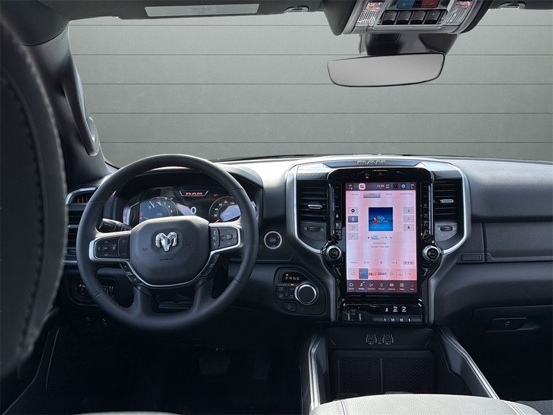 Ram 1500 Vehicle Full-screen Gallery Image 12