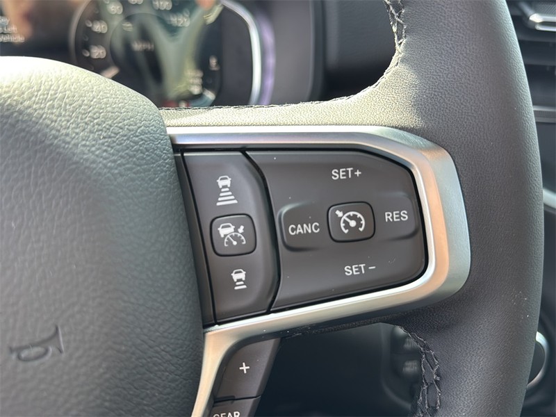 Ram 1500 Vehicle Full-screen Gallery Image 20