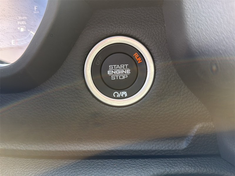 Ram 1500 Vehicle Full-screen Gallery Image 21