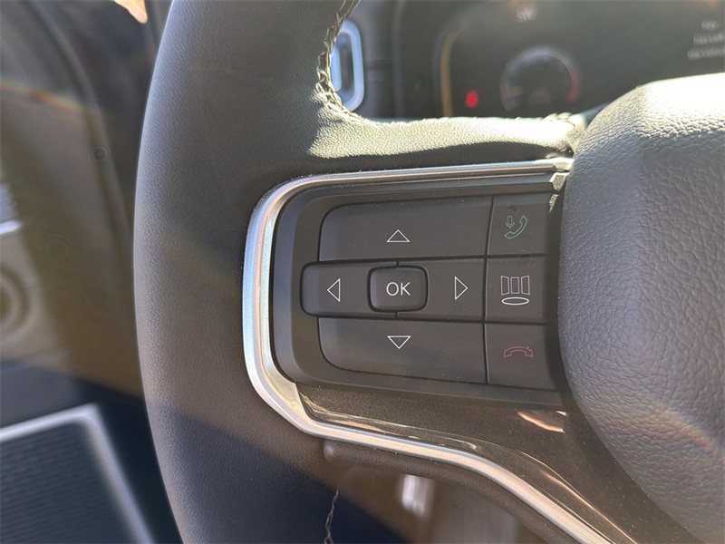 Jeep Wagoneer L Vehicle Full-screen Gallery Image 9