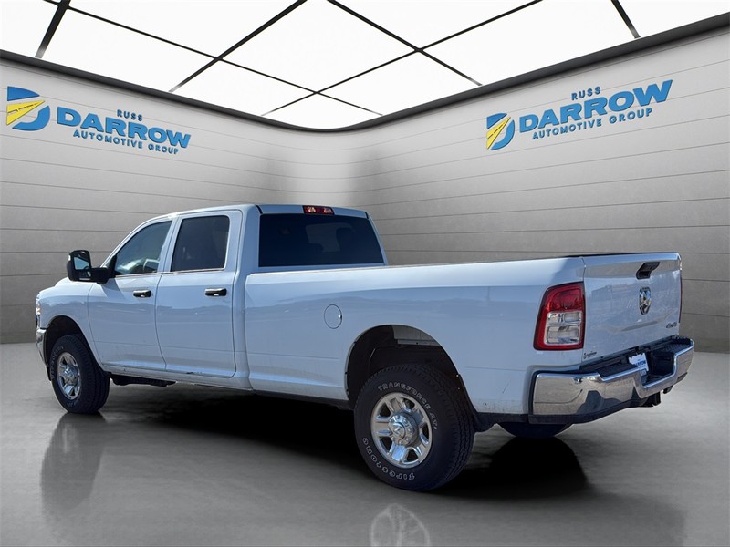 Ram 2500 Vehicle Full-screen Gallery Image 3