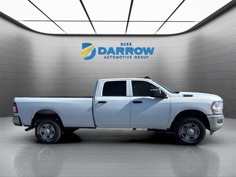 Ram 2500 Vehicle Full-screen Gallery Image 6