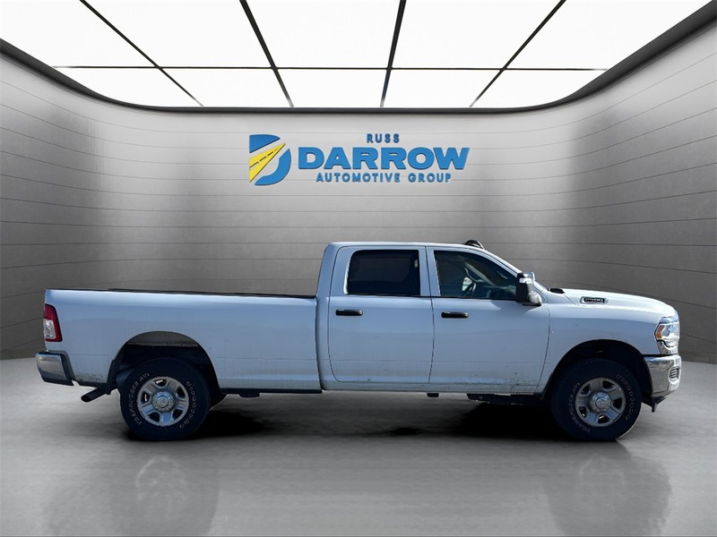 Ram 2500 Vehicle Full-screen Gallery Image 6