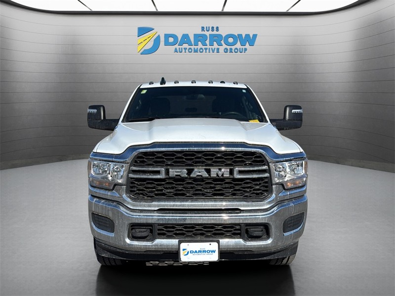 Ram 2500 Vehicle Full-screen Gallery Image 8