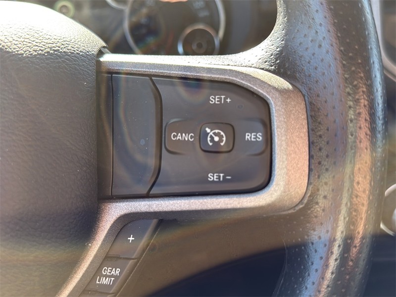 Ram 2500 Vehicle Full-screen Gallery Image 10