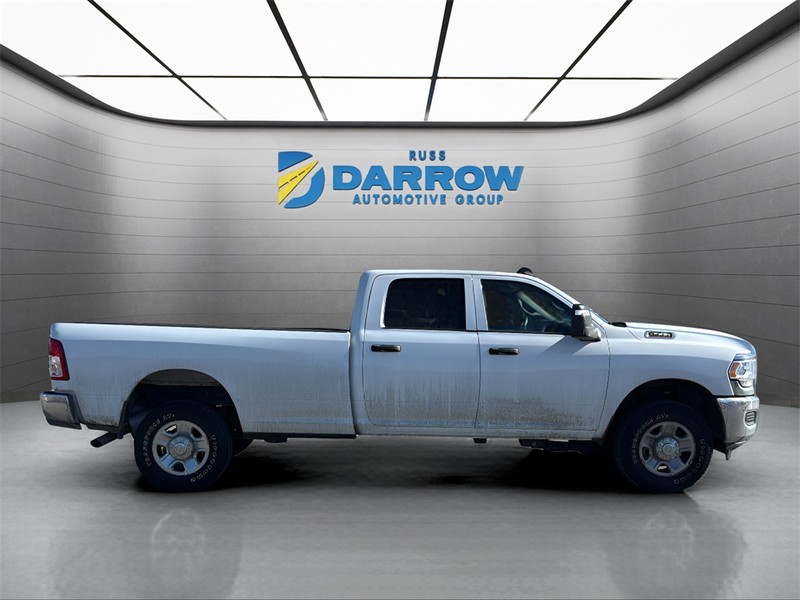 Ram 2500 Vehicle Full-screen Gallery Image 6