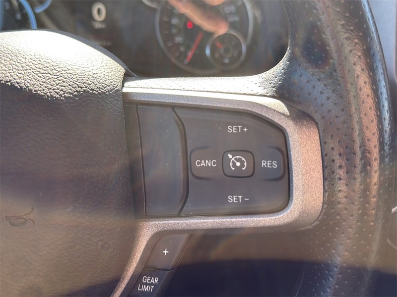 Ram 2500 Vehicle Full-screen Gallery Image 10