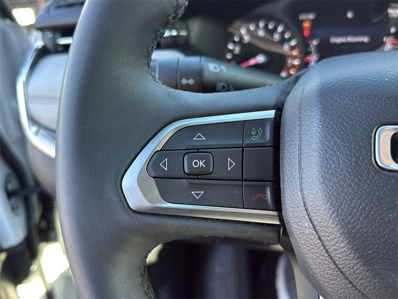 Jeep Compass Vehicle Full-screen Gallery Image 9