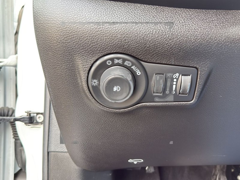 Jeep Compass Vehicle Full-screen Gallery Image 18