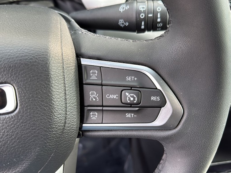 Jeep Compass Vehicle Full-screen Gallery Image 19