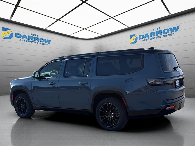 Jeep Grand Wagoneer L Vehicle Full-screen Gallery Image 3