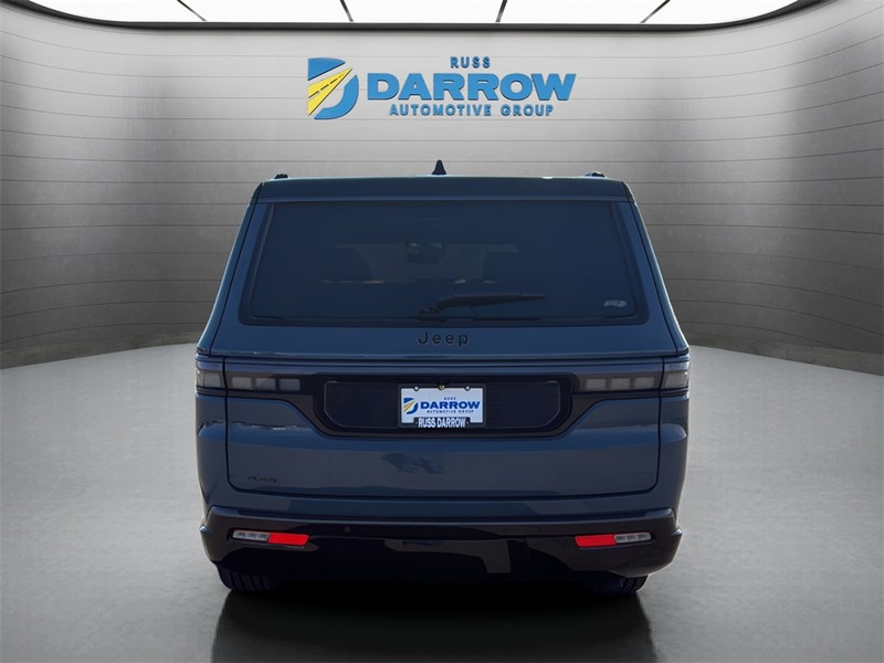 Jeep Grand Wagoneer L Vehicle Full-screen Gallery Image 4