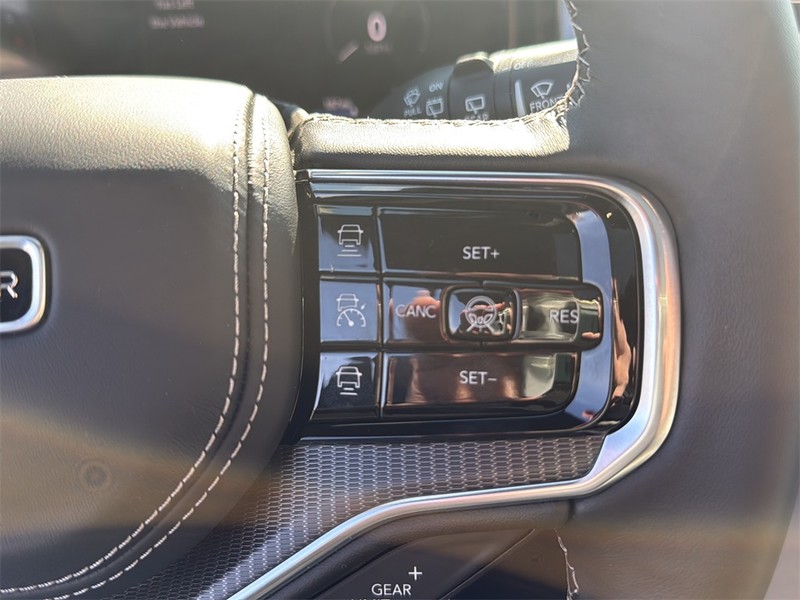 Jeep Grand Wagoneer L Vehicle Full-screen Gallery Image 20