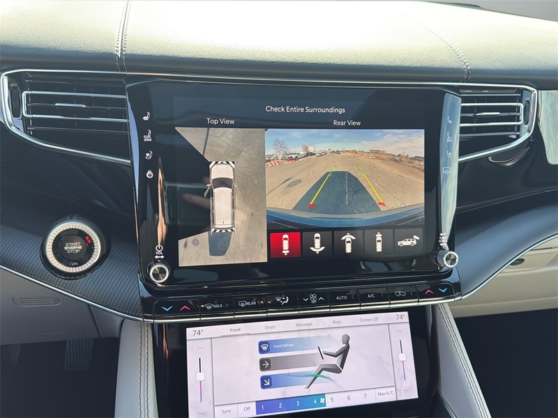 Jeep Grand Wagoneer L Vehicle Full-screen Gallery Image 24