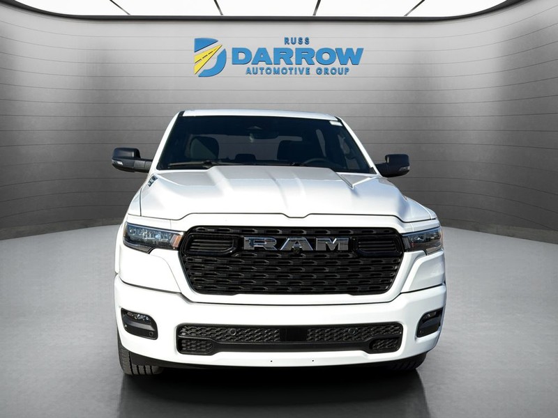 Ram 1500 Vehicle Full-screen Gallery Image 8