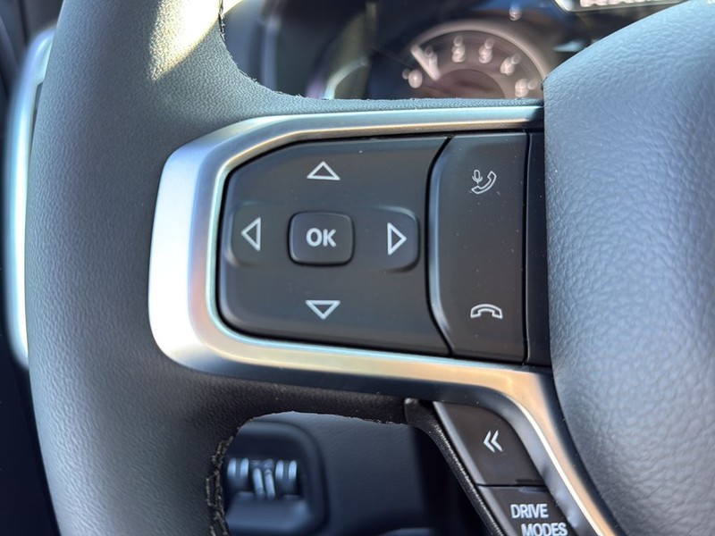 Ram 1500 Vehicle Full-screen Gallery Image 9