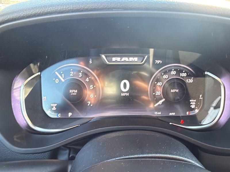 Ram 1500 Vehicle Full-screen Gallery Image 13