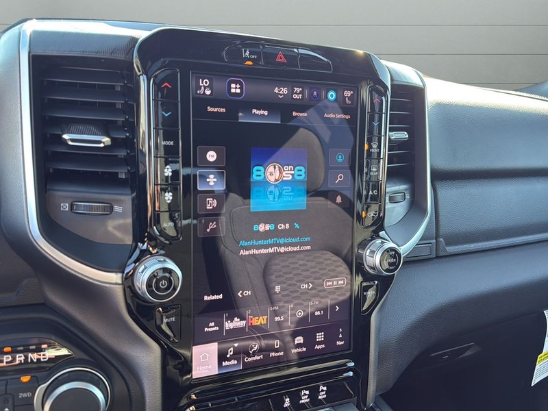 Ram 1500 Vehicle Full-screen Gallery Image 22