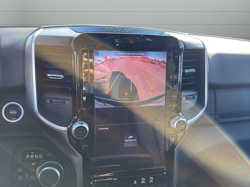 Ram 1500 Vehicle Full-screen Gallery Image 23