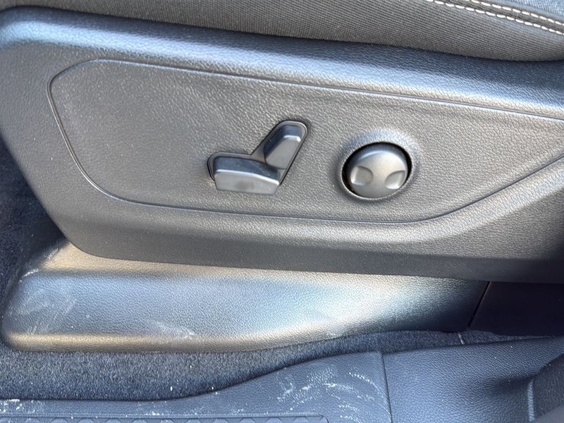 Ram 1500 Vehicle Full-screen Gallery Image 27