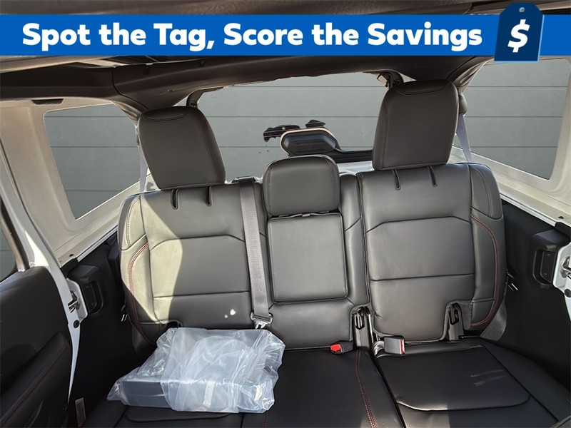 Jeep Wrangler Vehicle Full-screen Gallery Image 26