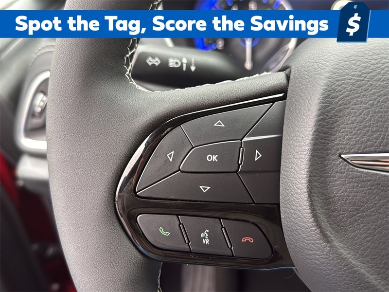 Chrysler Pacifica Vehicle Full-screen Gallery Image 9