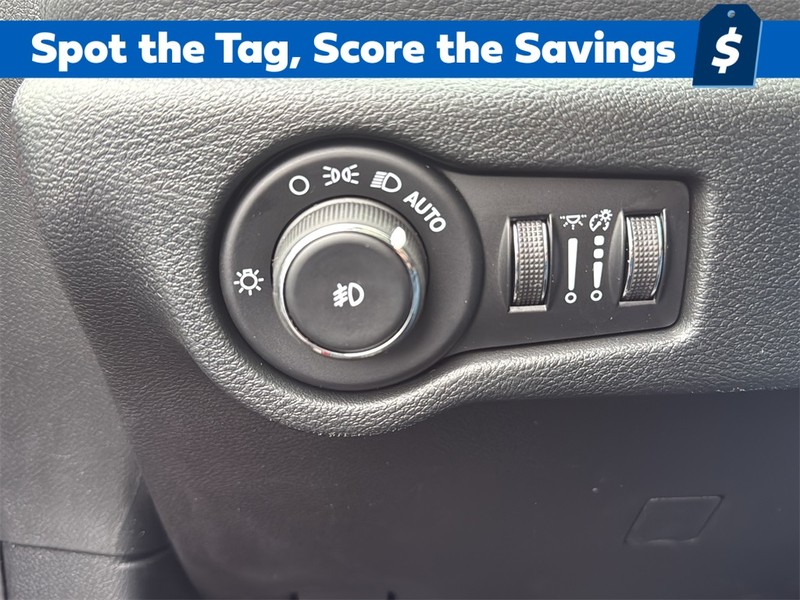 Chrysler Pacifica Vehicle Full-screen Gallery Image 18