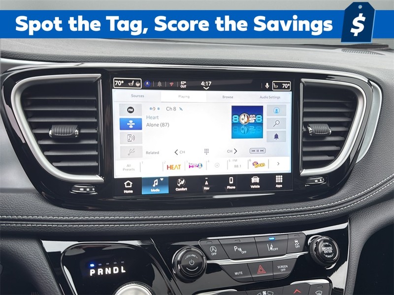 Chrysler Pacifica Vehicle Full-screen Gallery Image 21