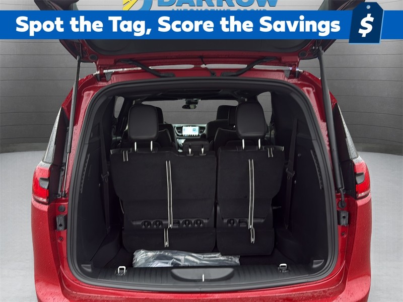 Chrysler Pacifica Vehicle Full-screen Gallery Image 24