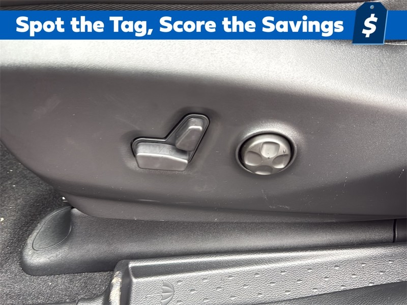 Chrysler Pacifica Vehicle Full-screen Gallery Image 25