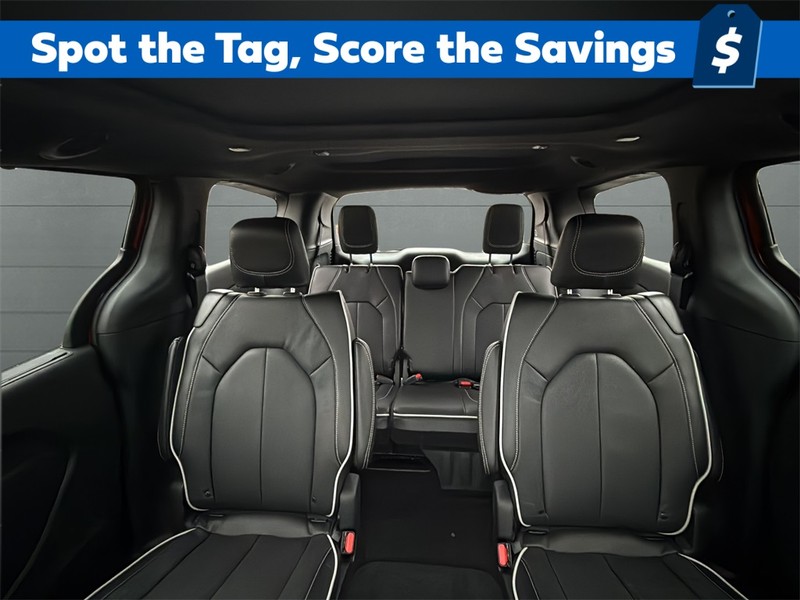 Chrysler Pacifica Vehicle Full-screen Gallery Image 27