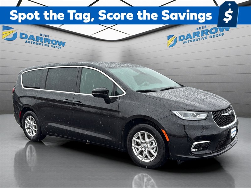 Chrysler Pacifica Vehicle Full-screen Gallery Image 7