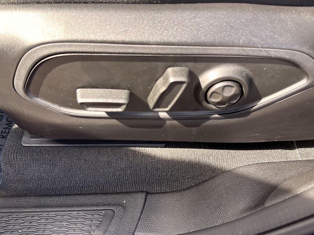 Jeep Grand Cherokee Vehicle Full-screen Gallery Image 28