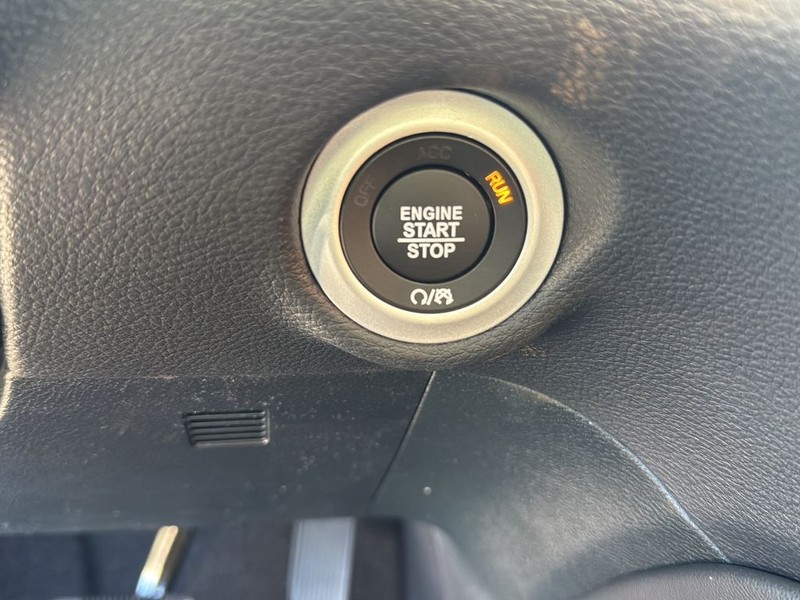 Chrysler Pacifica Vehicle Full-screen Gallery Image 20