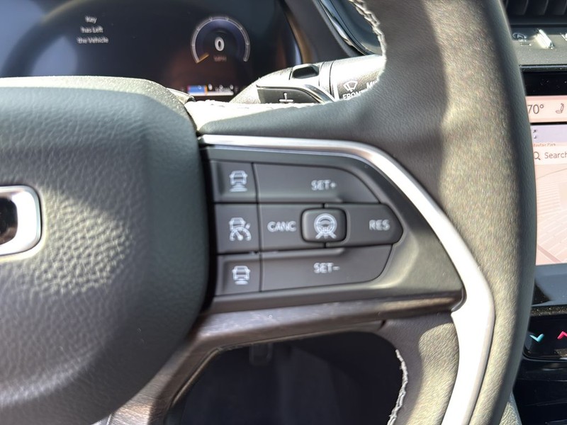 Jeep Grand Cherokee Vehicle Full-screen Gallery Image 20