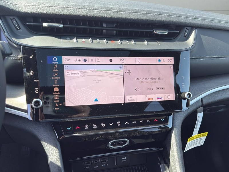 Jeep Grand Cherokee Vehicle Full-screen Gallery Image 23