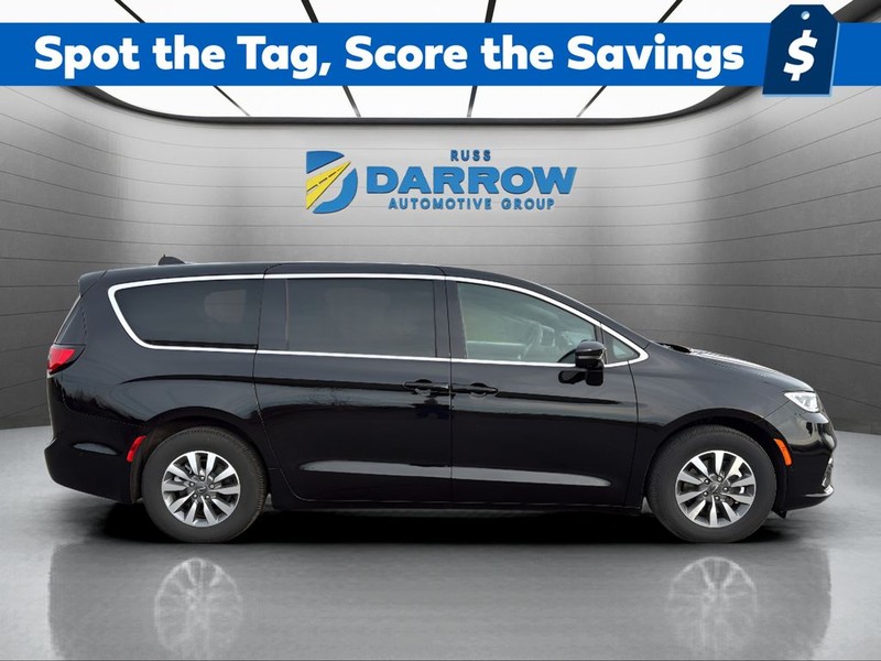 Chrysler Pacifica Vehicle Full-screen Gallery Image 6