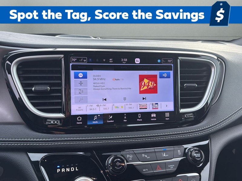 Chrysler Pacifica Vehicle Full-screen Gallery Image 20