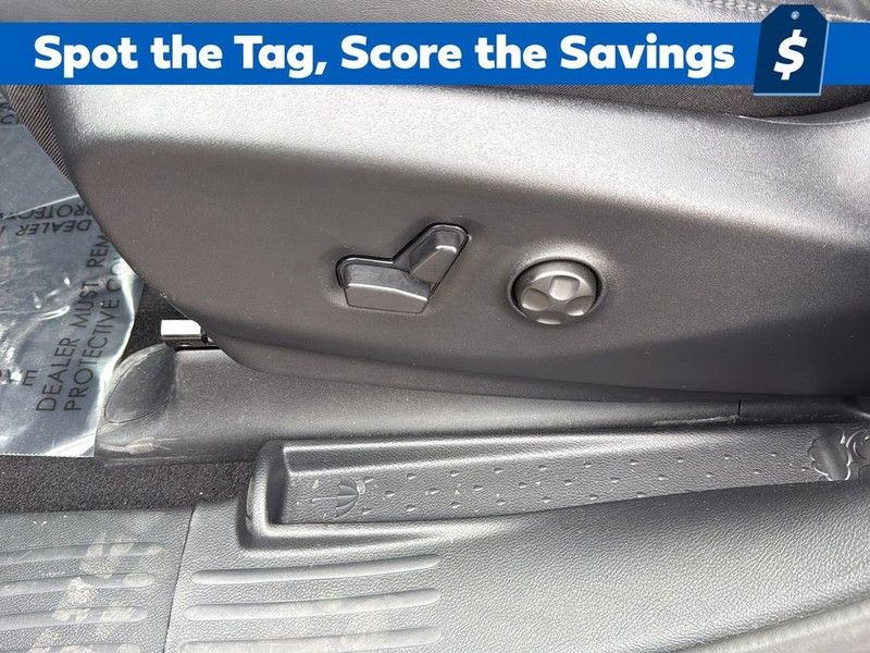 Chrysler Pacifica Vehicle Full-screen Gallery Image 24