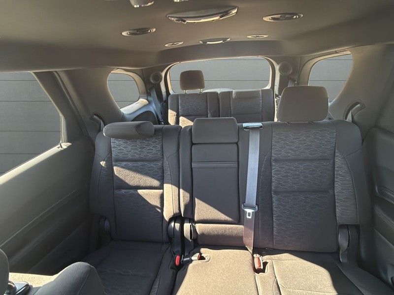 Dodge Durango Vehicle Full-screen Gallery Image 11