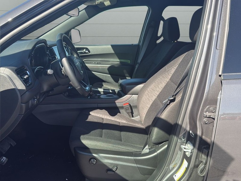 Dodge Durango Vehicle Full-screen Gallery Image 19