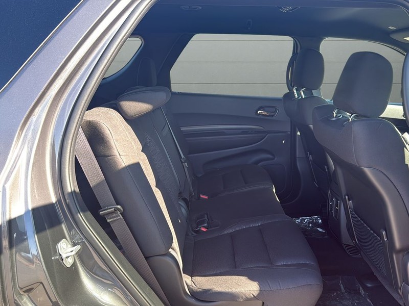 Dodge Durango Vehicle Full-screen Gallery Image 24