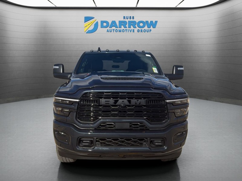 Ram 2500 Vehicle Full-screen Gallery Image 8