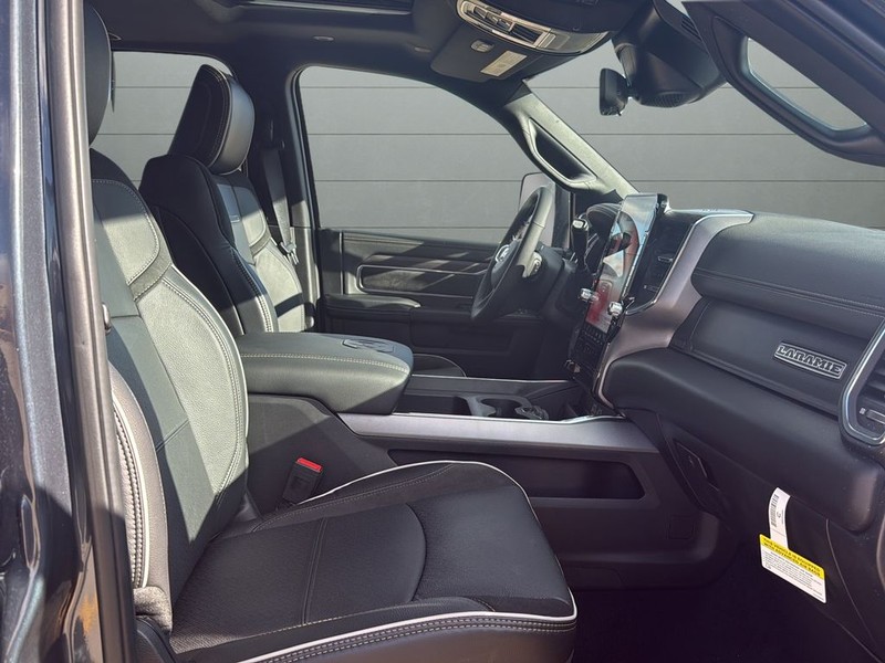 Ram 2500 Vehicle Full-screen Gallery Image 15