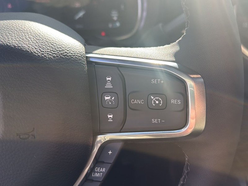 Ram 2500 Vehicle Full-screen Gallery Image 20